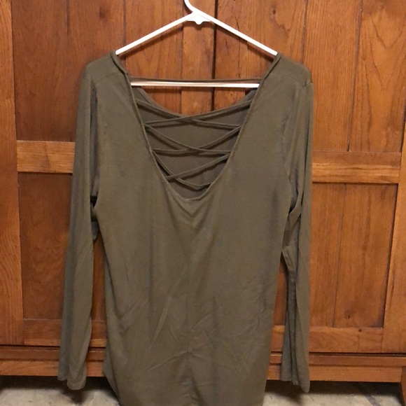 green long sleeve - Picture 2 of 2